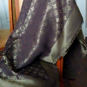 Authentic  lv shawl scarf
